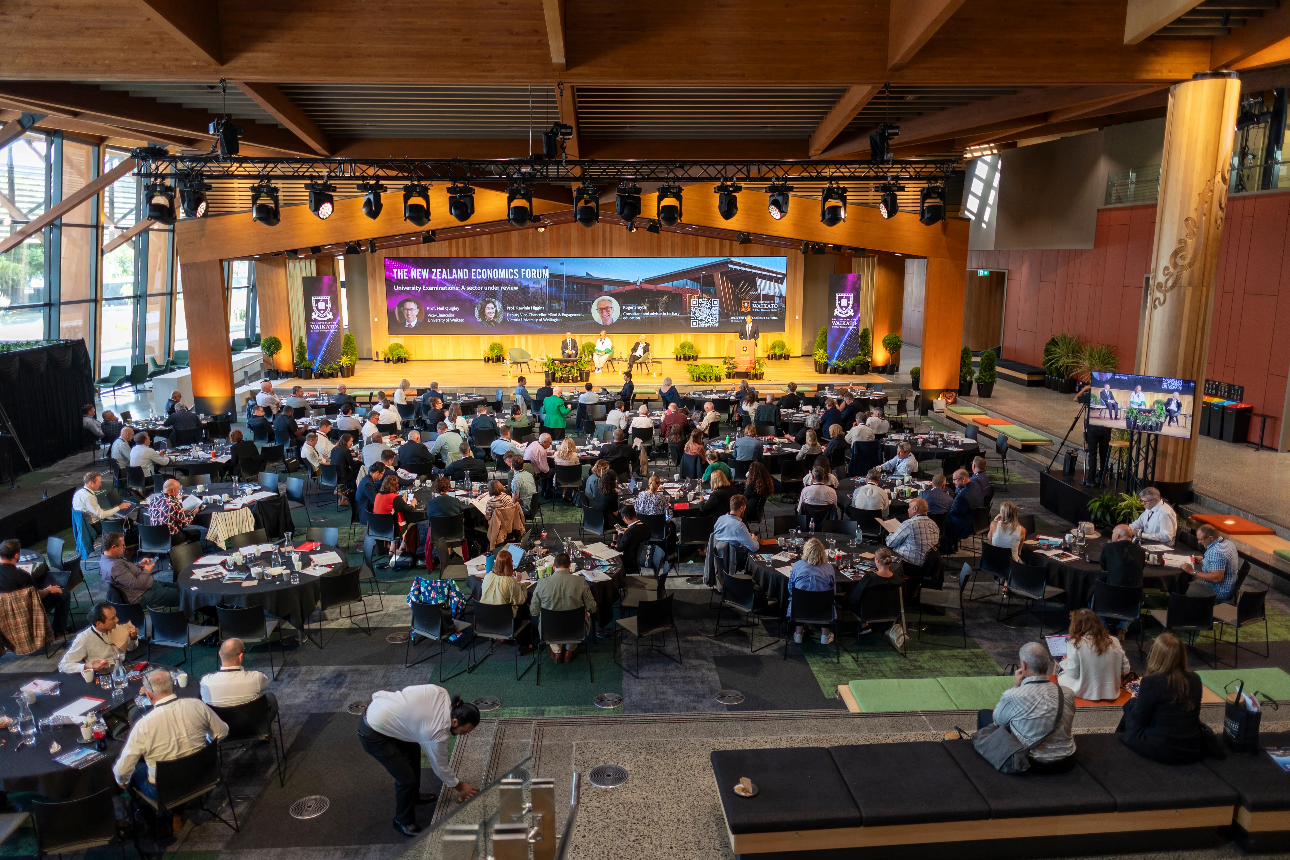 8979g NZ Economics Forum THURSDAY (56)