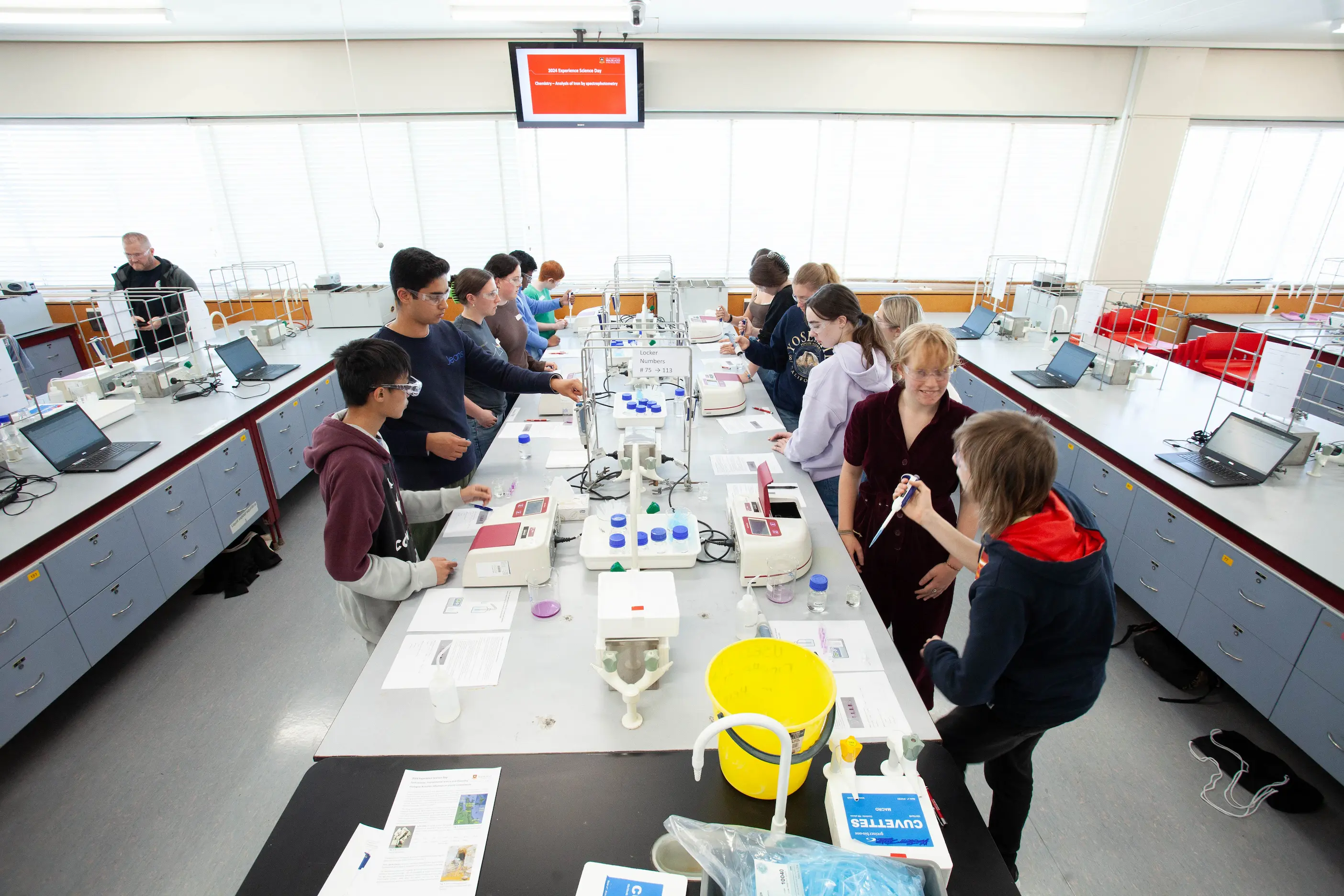 Exprience STEM video thumbnail.Science